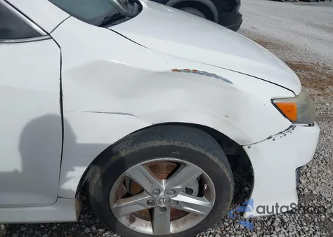 2014 Toyota Camry Se z USA, uszkodzony, nr VIN 4T1BF1FK4EU314056